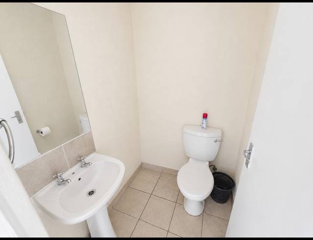 1 BEDROOM APARTMENT FOR SALE IN PINESLOPES